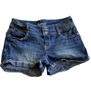 COPY - Juniors Size 9 Jean Shorts Amethyst Stretch